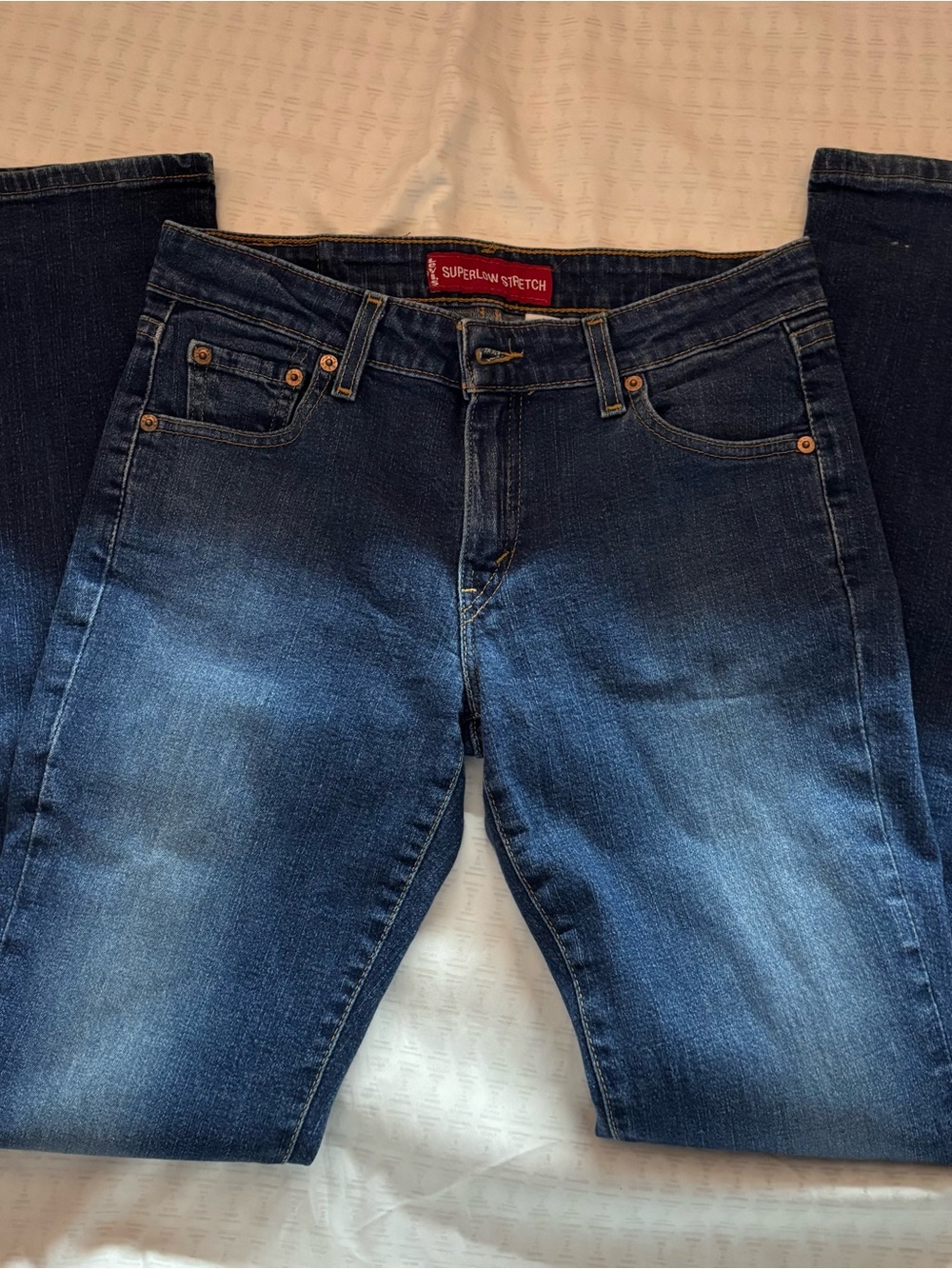 Y2K Lowrise Levi's 518 Straight Dark Blue Jeans with Signature Red Tab - Picture 3 of 6